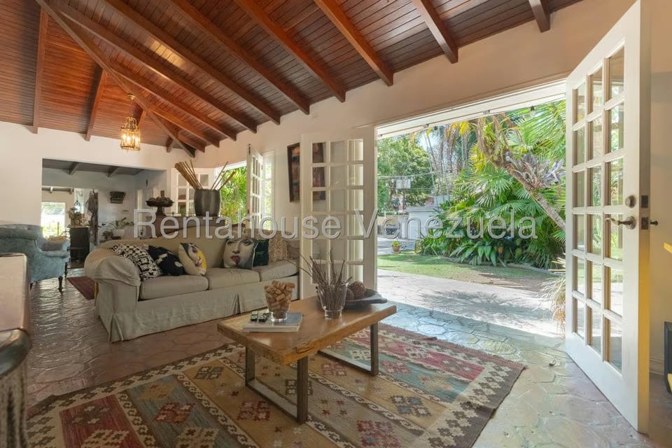 Casa (Duplex) en Venta en Los Geranios, Distrito Metropolitano - 25