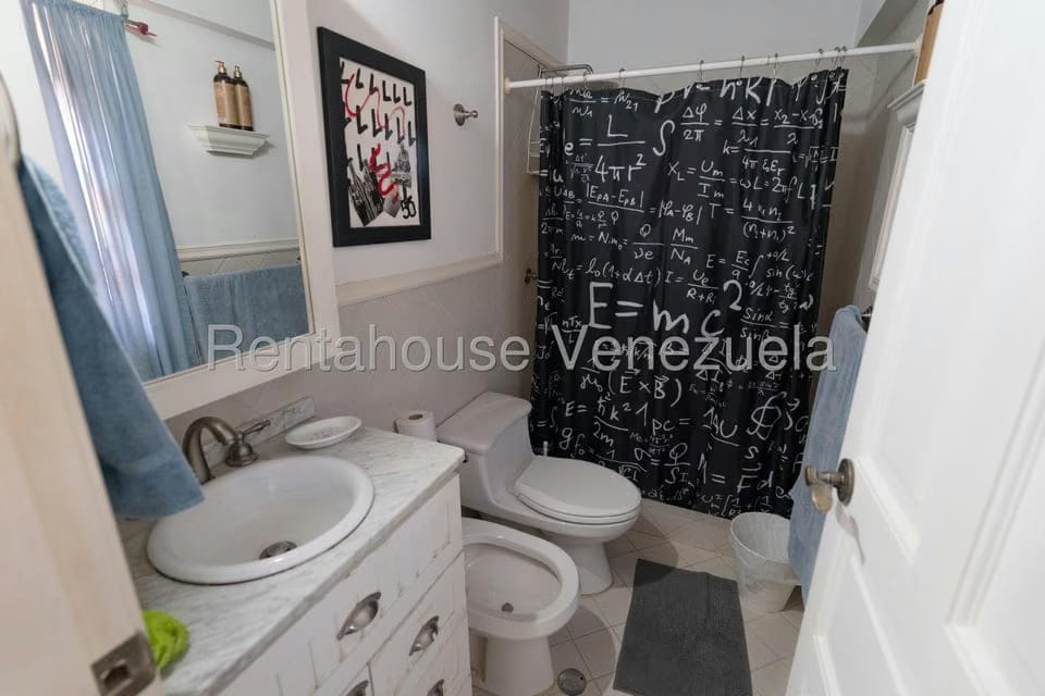 Casa (Duplex) en Venta en Los Geranios, Distrito Metropolitano - 35