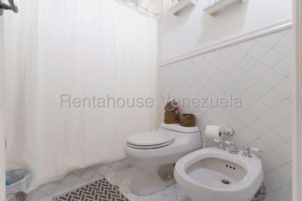 Casa (Duplex) en Venta en Los Geranios, Distrito Metropolitano - 43