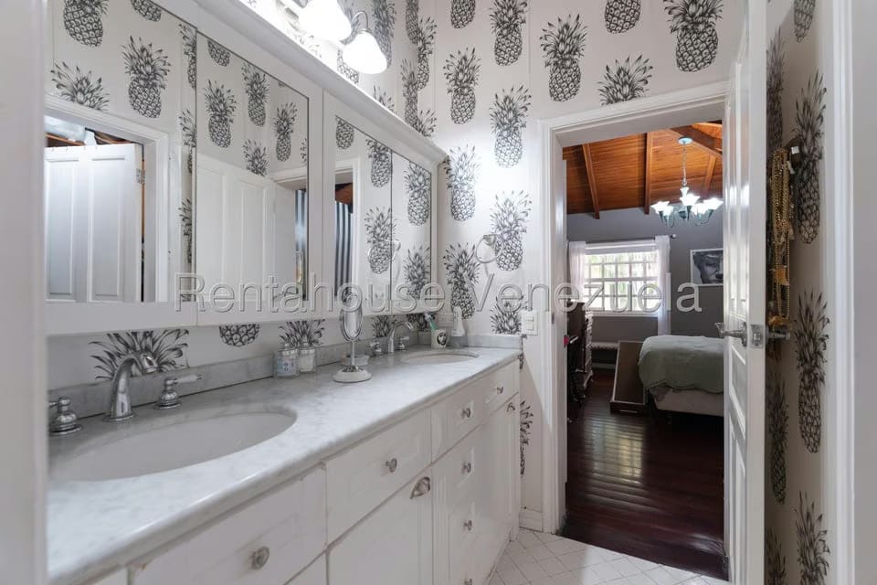 Casa (Duplex) en Venta en Los Geranios, Distrito Metropolitano - 44