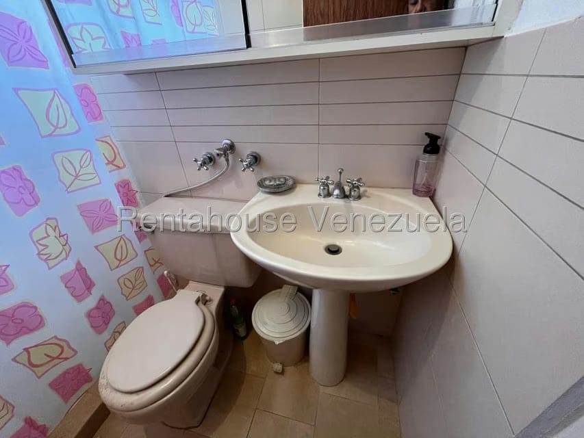 Apartamento (1 Nivel) en Alquiler en La Boyera, Distrito Metropolitano - 16