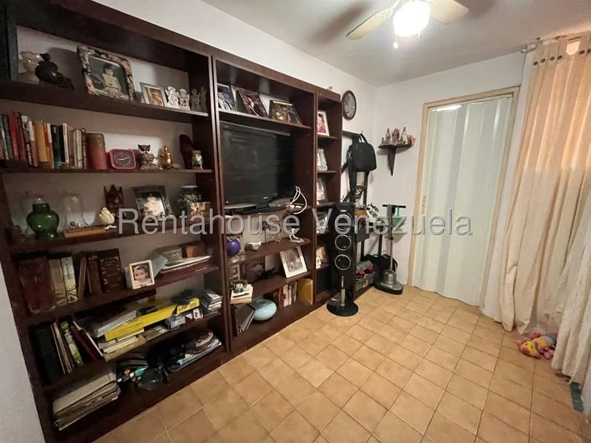 Apartamento (1 Nivel) en Alquiler en La Boyera, Distrito Metropolitano - 8