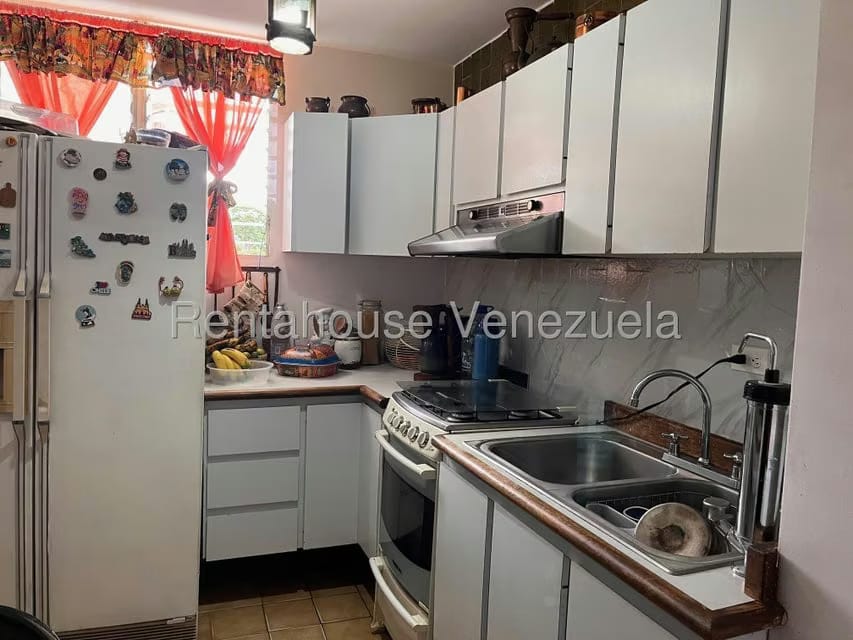Apartamento (1 Nivel) en Alquiler en La Boyera, Distrito Metropolitano - 10