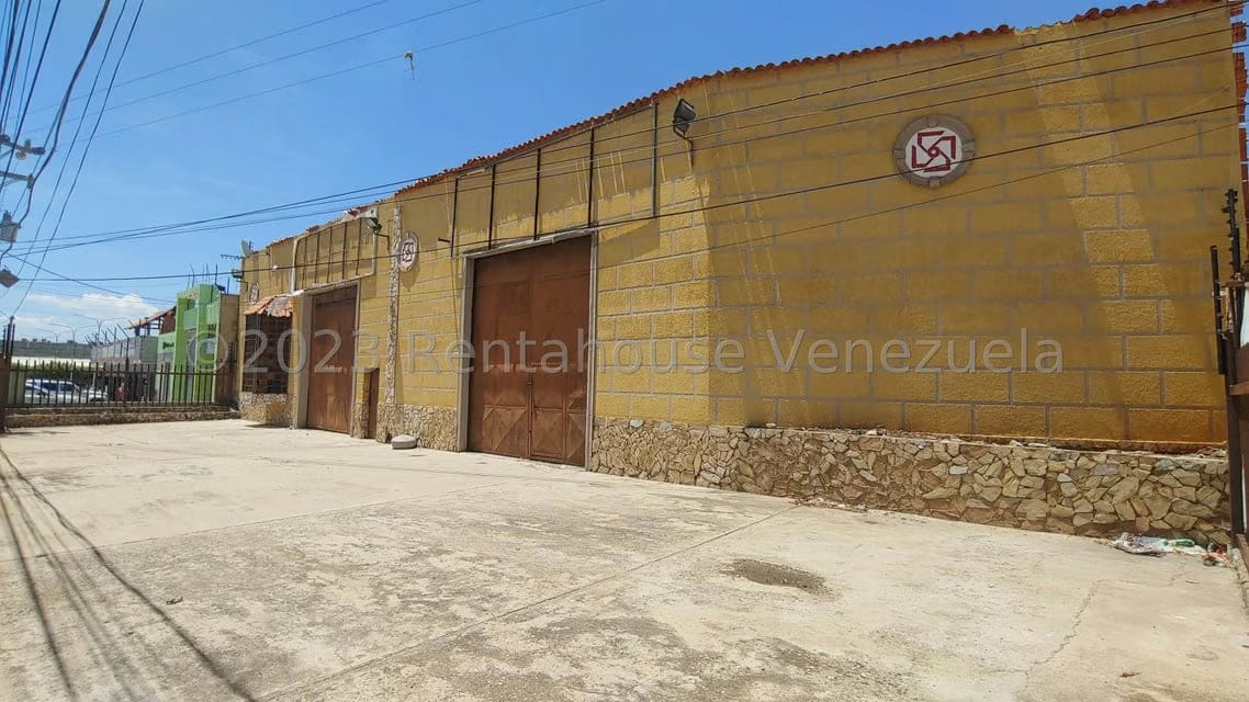 Comercial (Galpon - Deposito) en Venta en Circunvalacion Dos, Zulia - 2