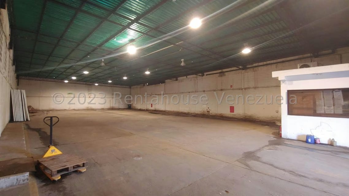 Comercial (Galpon - Deposito) en Venta en Circunvalacion Dos, Zulia - 3