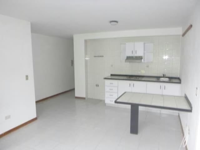 APARTAMENTO EN VENTA-CECILIA GUTIERREZ - 2