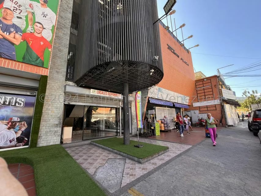 Comercial (Local Comercial) en Venta en La Atlantida, Vargas - 19