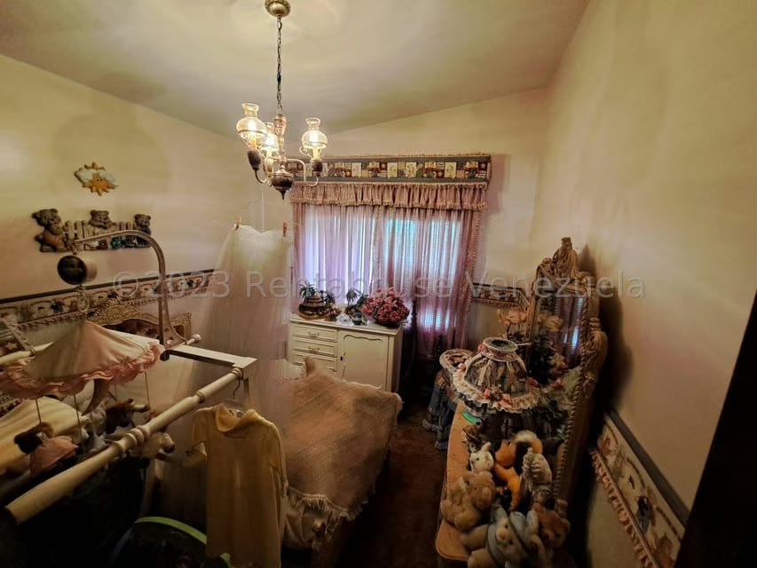 Casa (Multipes Niveles) en Venta en Los Montes Verdes, Miranda - 28
