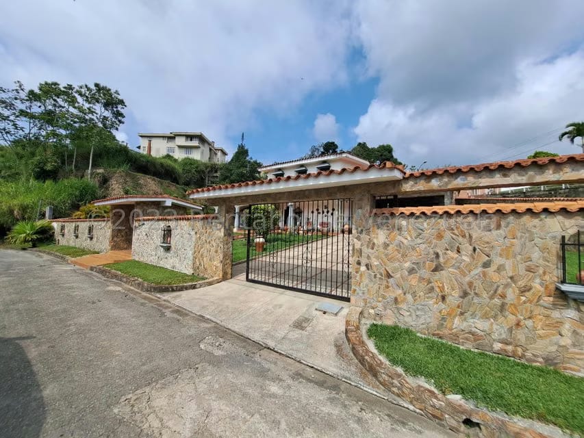 Casa (Multipes Niveles) en Venta en Los Montes Verdes, Miranda - 9