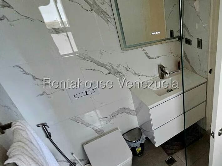 Apartamento (1 Nivel) en Alquiler en La Castellana, Distrito Metropolitano - 14