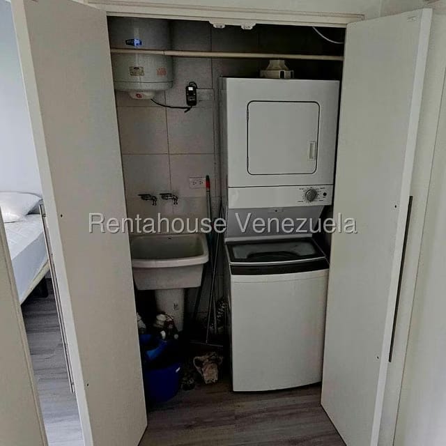Apartamento (1 Nivel) en Alquiler en La Castellana, Distrito Metropolitano - 18