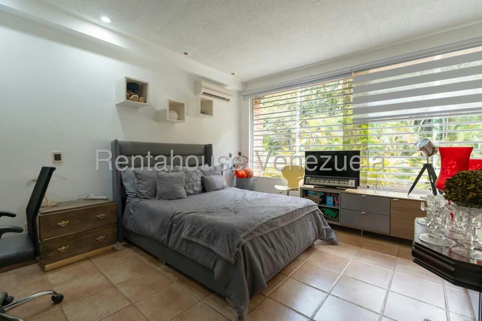 Casa (Duplex) en Venta en Alto Hatillo, Distrito Metropolitano - 36