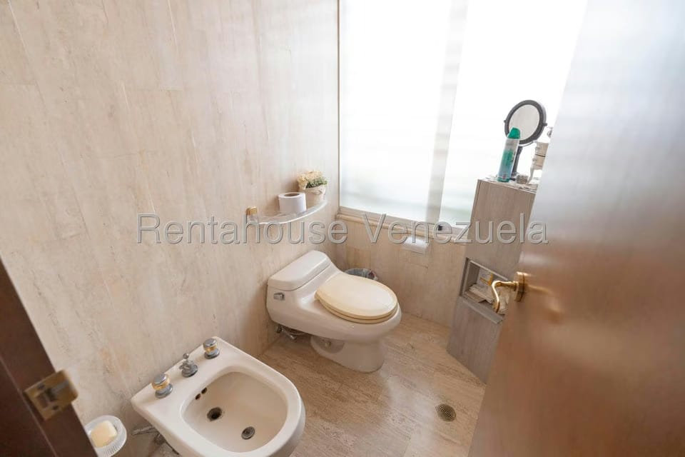 Casa (Duplex) en Venta en Alto Hatillo, Distrito Metropolitano - 43
