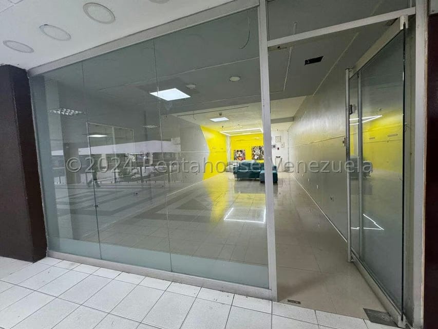 Comercial (Local Comercial) en Alquiler en Prados del Este, Distrito Metropolitano - 2