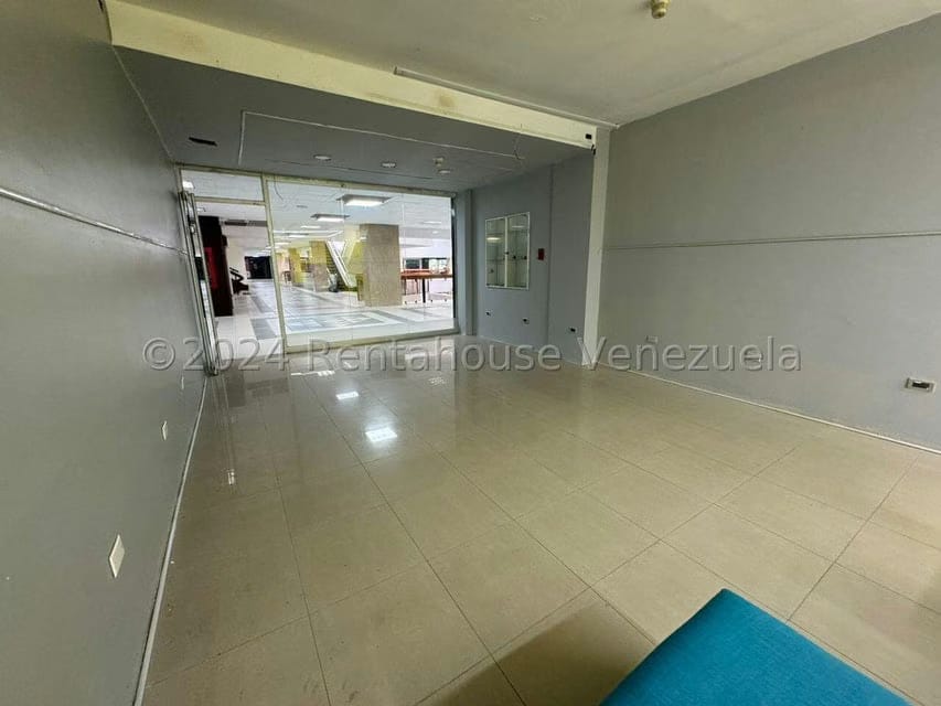 Comercial (Local Comercial) en Alquiler en Prados del Este, Distrito Metropolitano - 5