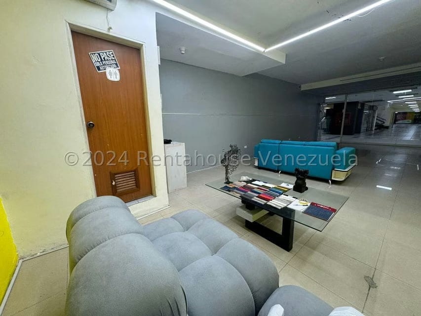 Comercial (Local Comercial) en Alquiler en Prados del Este, Distrito Metropolitano - 6