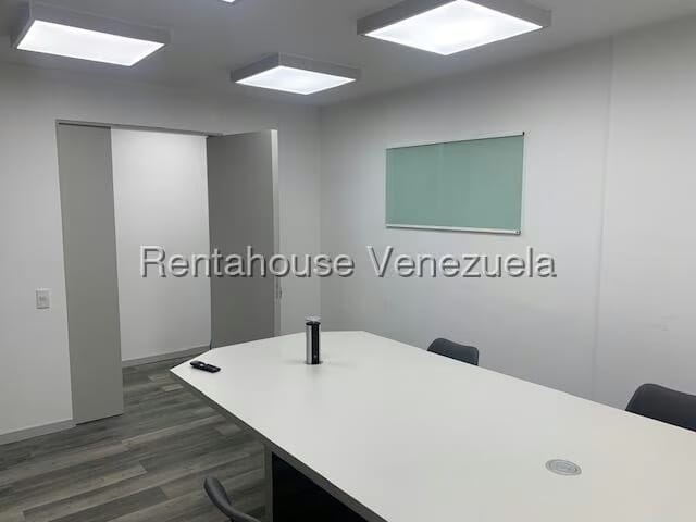 Apartamento (1 Nivel) en Venta en Los Palos Grandes, Distrito Metropolitano - 13