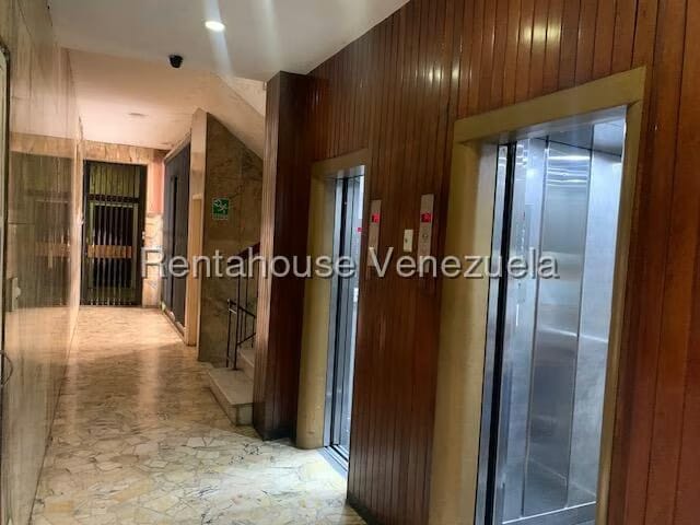 Apartamento (1 Nivel) en Venta en Los Palos Grandes, Distrito Metropolitano - 3