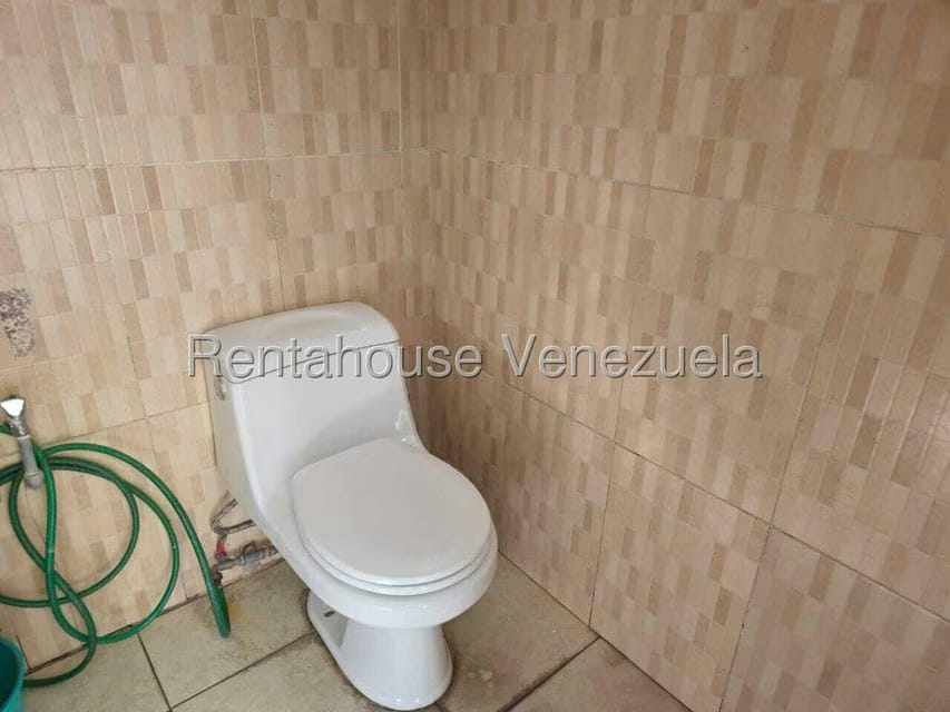 Comercial (Local Comercial) en Alquiler en El Paraiso, Distrito Metropolitano - 11