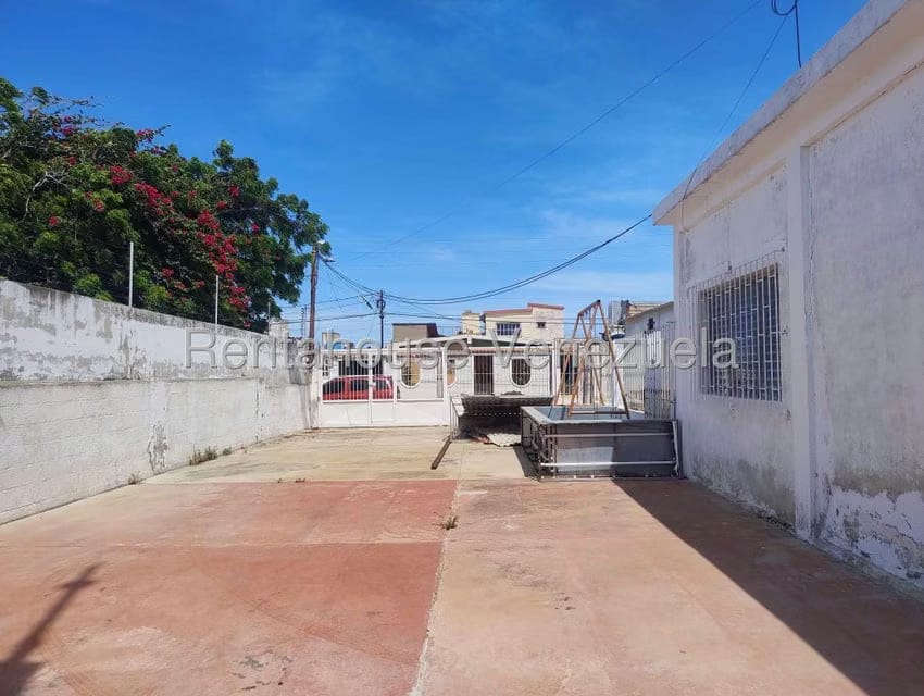 Comercial (Galpon - Deposito) en Alquiler en Santa Irene, Falcon - 3