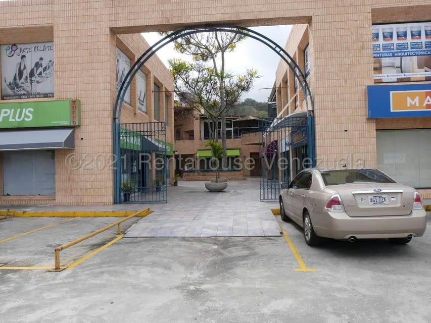 Comercial (Local Comercial) en Venta en Los Samanes, Distrito Metropolitano - 3