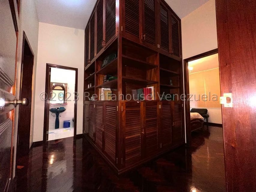 Casa (Multipes Niveles) en Venta en Colinas de Carrizal, Miranda - 38