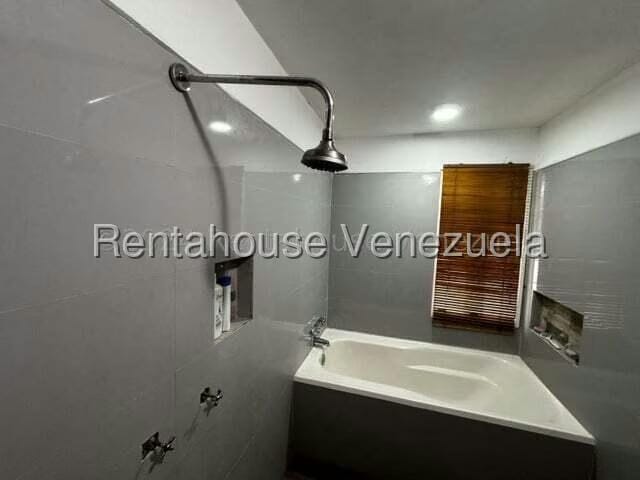 Casa (1 Nivel) en Venta en Colinas de Bello Monte, Distrito Metropolitano - 40