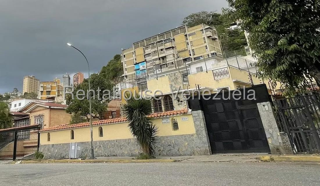 Casa (Multipes Niveles) en Alquiler en Santa Monica, Distrito Metropolitano