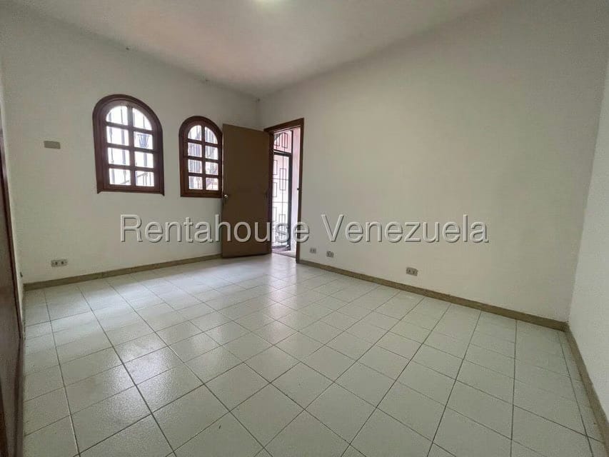 Casa (Multipes Niveles) en Alquiler en Santa Monica, Distrito Metropolitano - 11