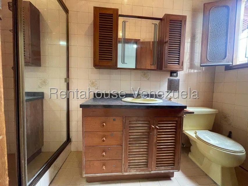 Casa (Multipes Niveles) en Alquiler en Santa Monica, Distrito Metropolitano - 13