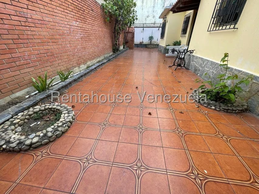 Casa (Multipes Niveles) en Alquiler en Santa Monica, Distrito Metropolitano - 14