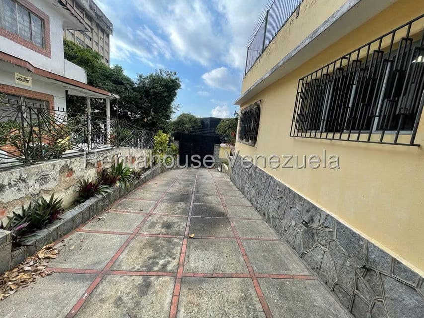 Casa (Multipes Niveles) en Alquiler en Santa Monica, Distrito Metropolitano - 22