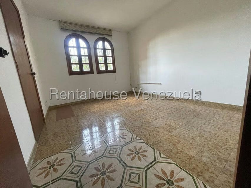 Casa (Multipes Niveles) en Alquiler en Santa Monica, Distrito Metropolitano - 9