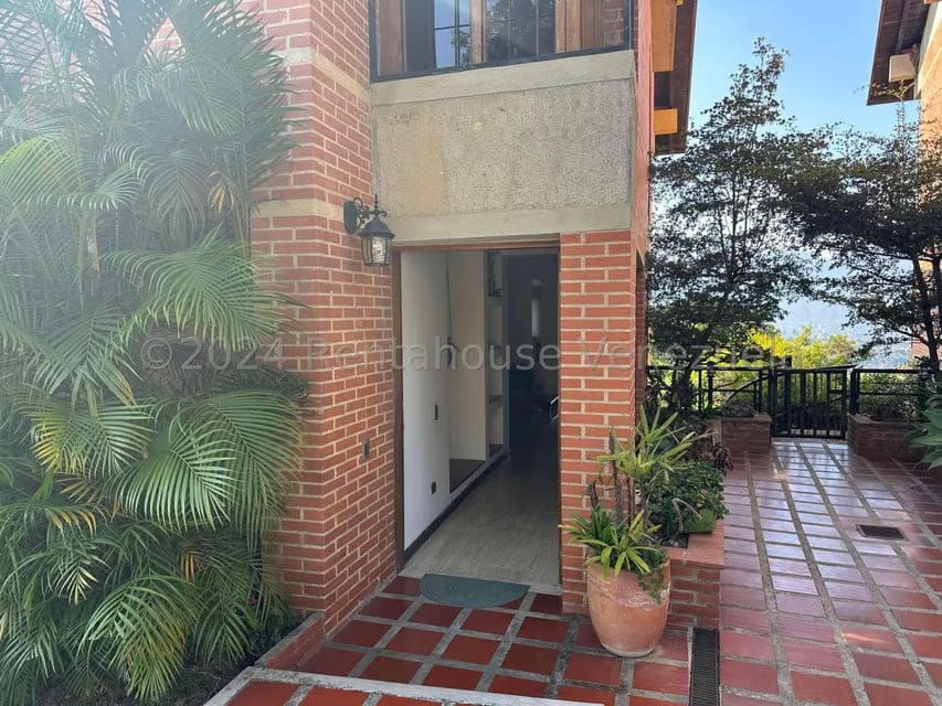 Townhouse (Multiples Niveles) en Venta en Monterrey, Distrito Metropolitano - 2