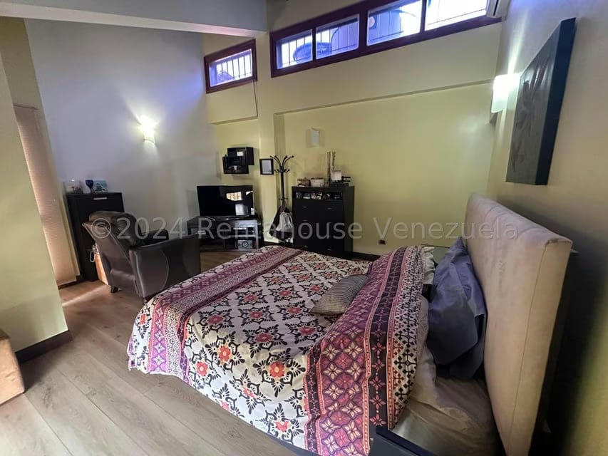 Townhouse (Multiples Niveles) en Venta en Monterrey, Distrito Metropolitano - 15