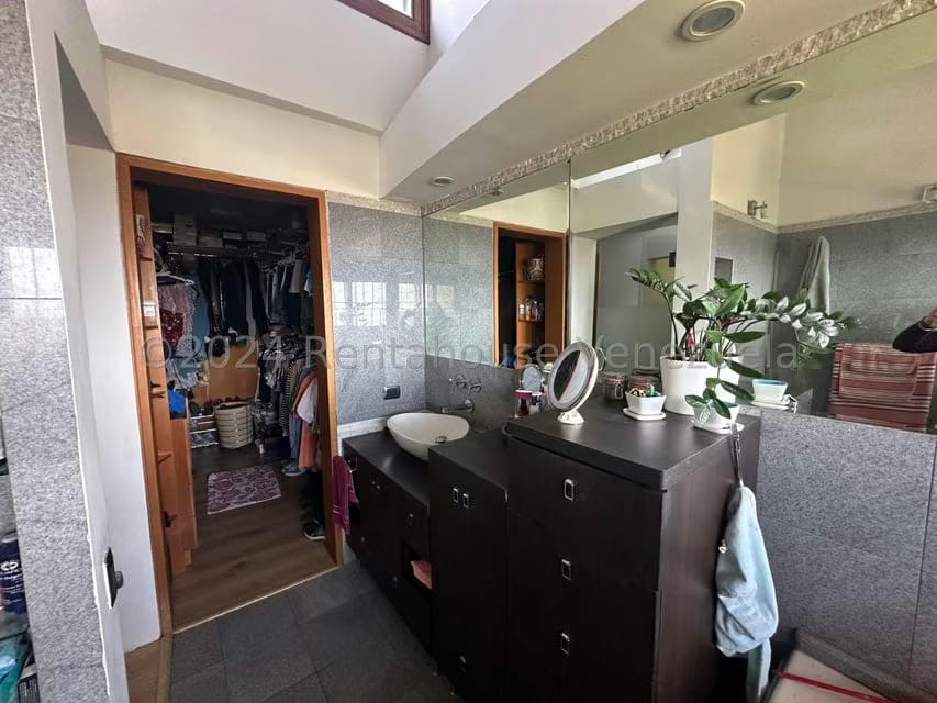 Townhouse (Multiples Niveles) en Venta en Monterrey, Distrito Metropolitano - 17