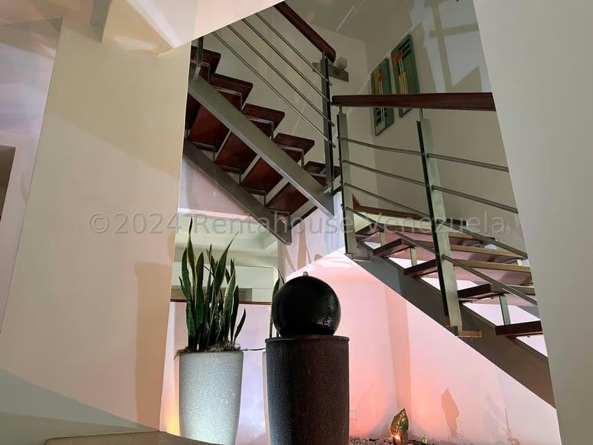 Townhouse (Multiples Niveles) en Venta en Monterrey, Distrito Metropolitano - 5