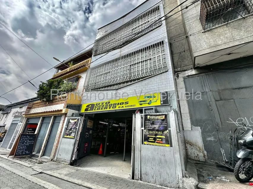 Comercial (Edificio) en Venta en Catia, Distrito Metropolitano