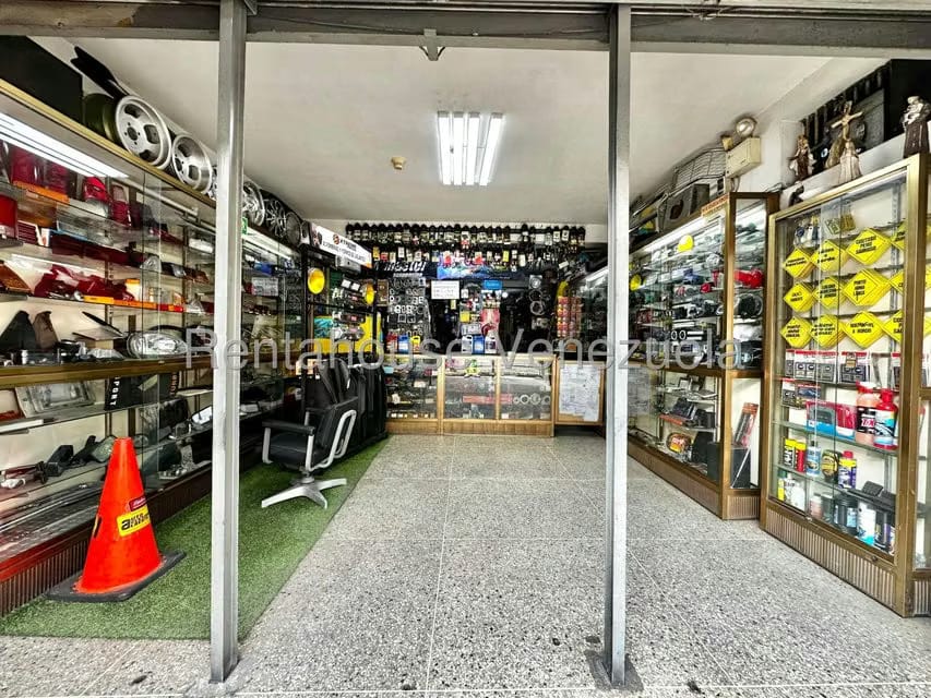 Comercial (Edificio) en Venta en Catia, Distrito Metropolitano - 2