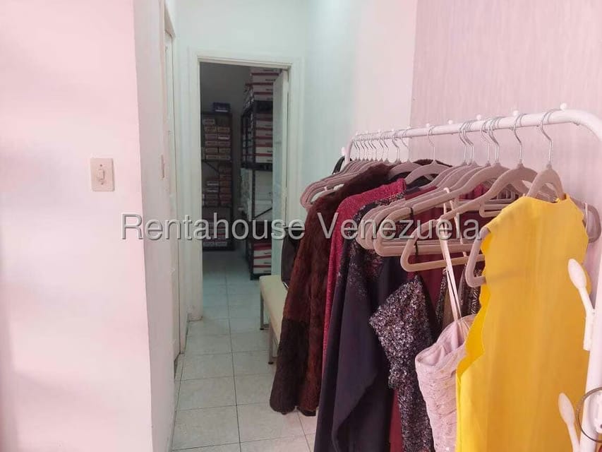 Comercial (Local Comercial) en Alquiler en Los Palos Grandes, Distrito Metropolitano - 2