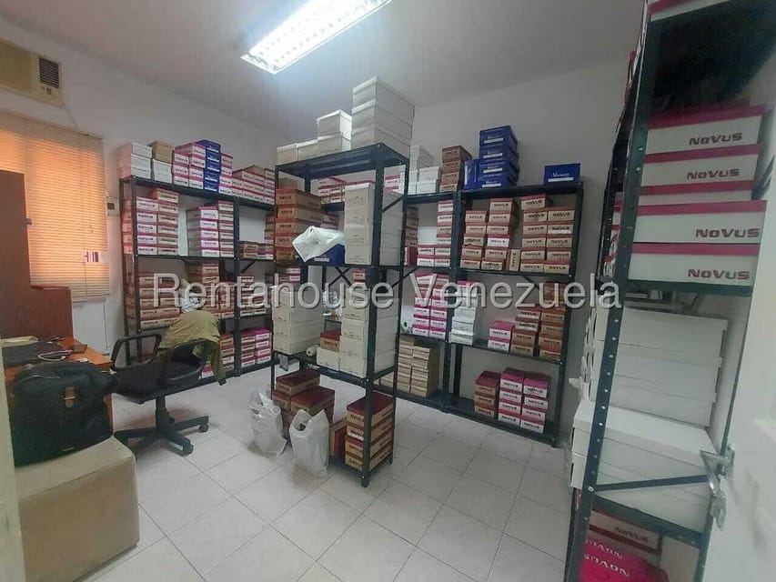 Comercial (Local Comercial) en Alquiler en Los Palos Grandes, Distrito Metropolitano - 13