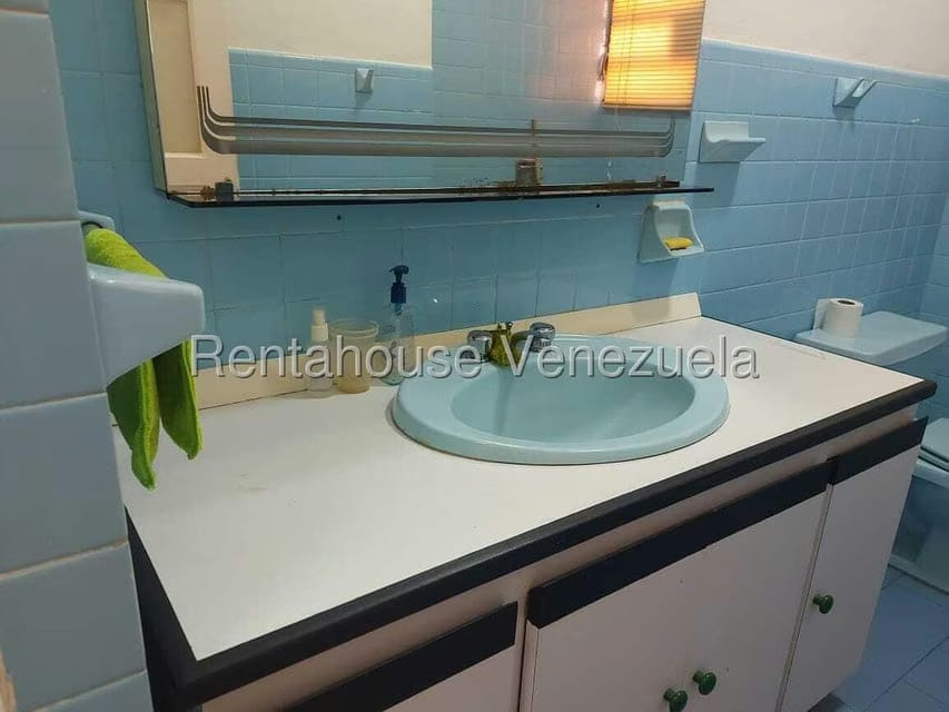 Comercial (Local Comercial) en Alquiler en Los Palos Grandes, Distrito Metropolitano - 16