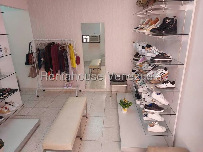 Comercial (Local Comercial) en Alquiler en Los Palos Grandes, Distrito Metropolitano - 4