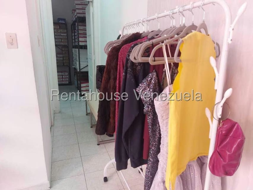 Comercial (Local Comercial) en Alquiler en Los Palos Grandes, Distrito Metropolitano - 7