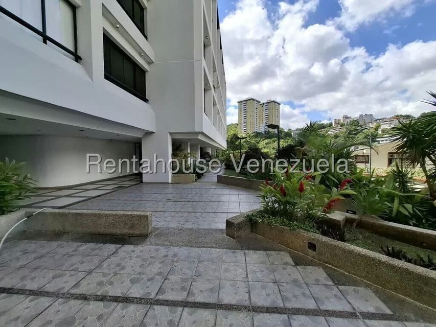 Apartamento (1 Nivel) en Alquiler en Colinas de Bello Monte, Distrito Metropolitano - 2
