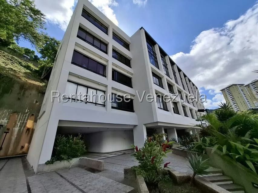 Apartamento (1 Nivel) en Alquiler en Colinas de Bello Monte, Distrito Metropolitano - 11