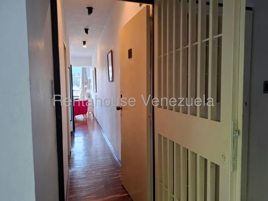 Apartamento (1 Nivel) en Alquiler en Colinas de Bello Monte, Distrito Metropolitano - 3