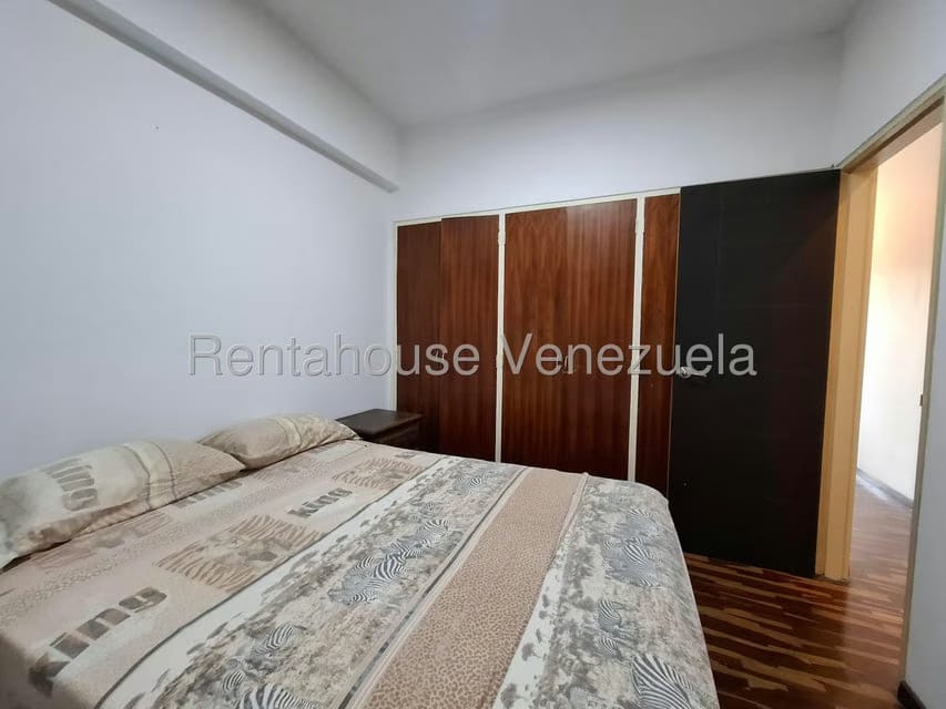 Apartamento (1 Nivel) en Alquiler en Colinas de Bello Monte, Distrito Metropolitano - 8