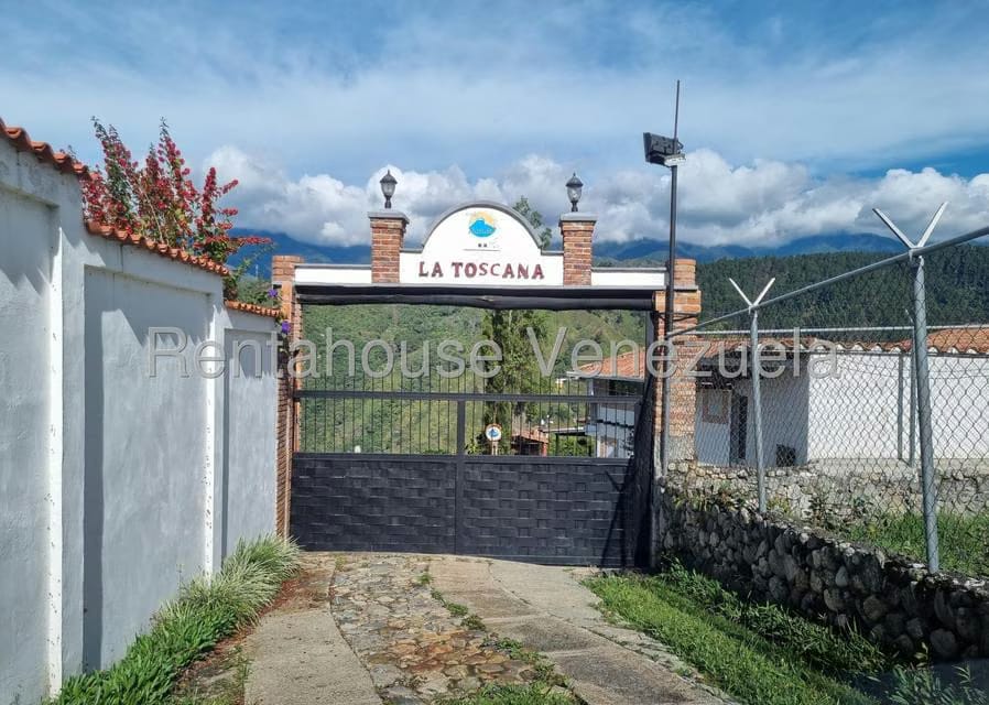 Casa (Multipes Niveles) en Venta en El Arenal, Merida - 2