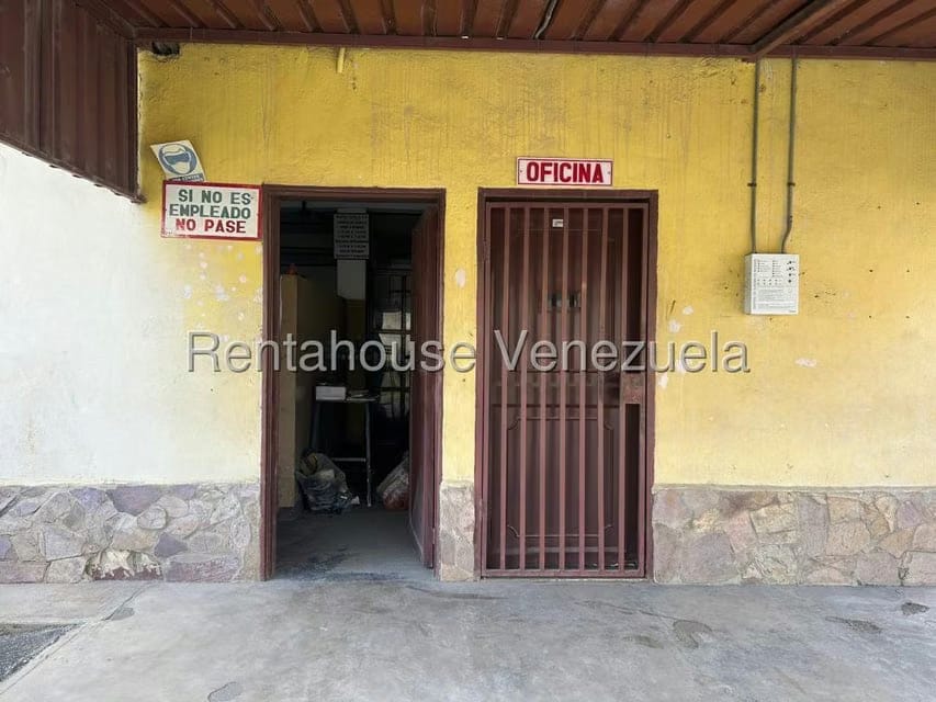 Comercial (Local Comercial) en Alquiler en Zona Oeste, Lara - 2